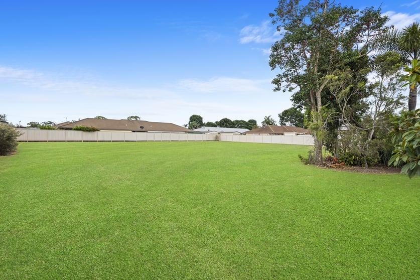 Click to view all images 52 Heaps Street Avenell Heights QLD 4670 - Image 3