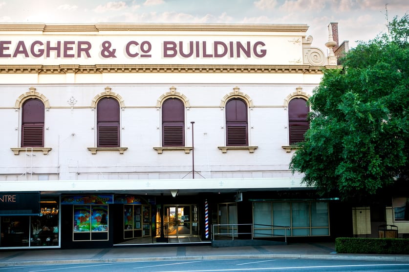 Click to view all images 242 Hoskins Street Temora NSW 2666 - Image 2