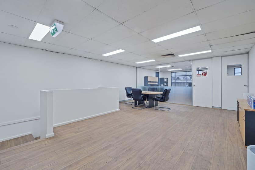 Click to view all images Unit 5 179 Newton Road Wetherill Park NSW 2164 - Image 2