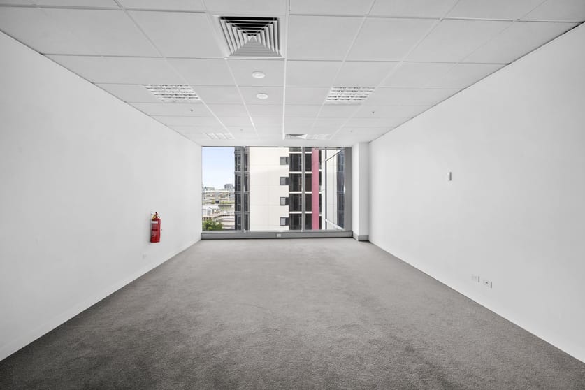 Click to view all images 1016/401 Docklands Drive Docklands VIC 3008 - Image 3