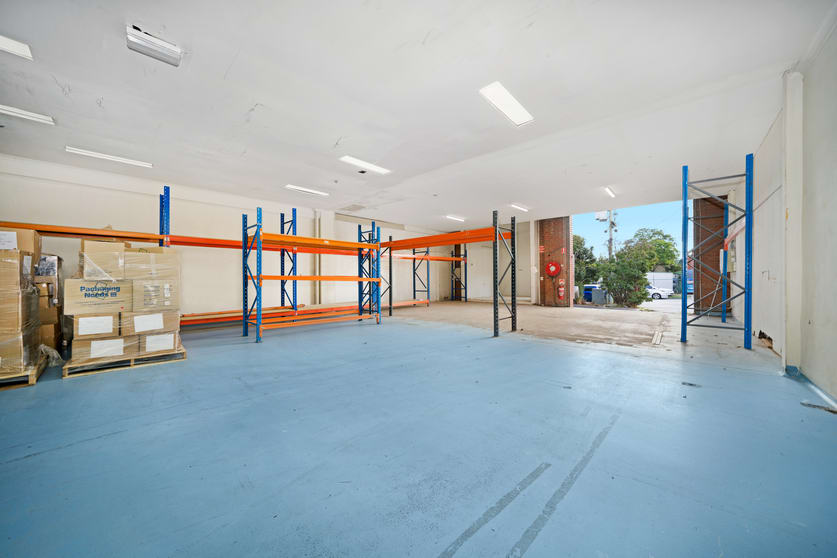 Click to view all images 8 Kembla Street Cheltenham VIC 3192 - Image 2
