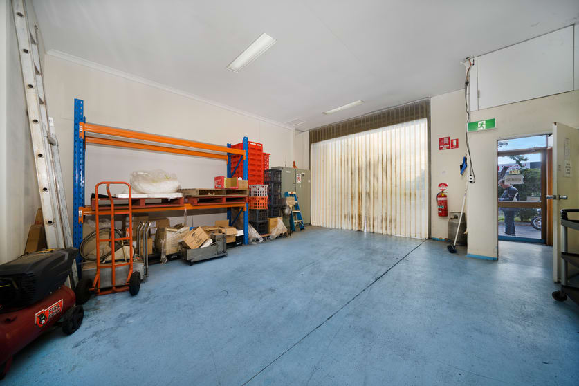 Click to view all images 1/8 Kembla Street Cheltenham VIC 3192 - Image 2