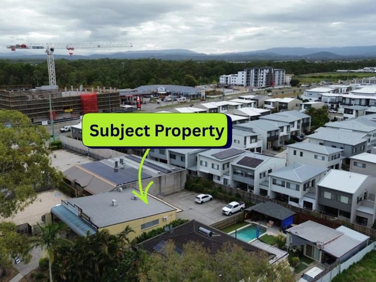 Click to view all images 1&2/65 Crescent Avenue Hope Island QLD 4212 - Image 3