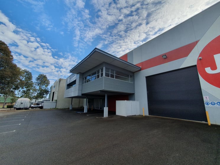 Click to view all images 3 Whittle Road Rockingham WA 6168 - Image 1