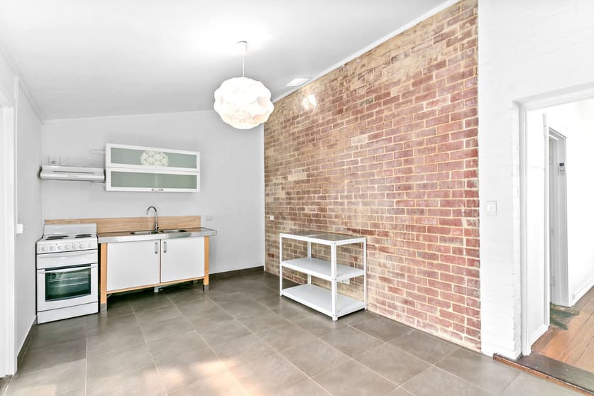 Click to view all images 4 Rob Roy Street Swanbourne WA 6010 - Image 2