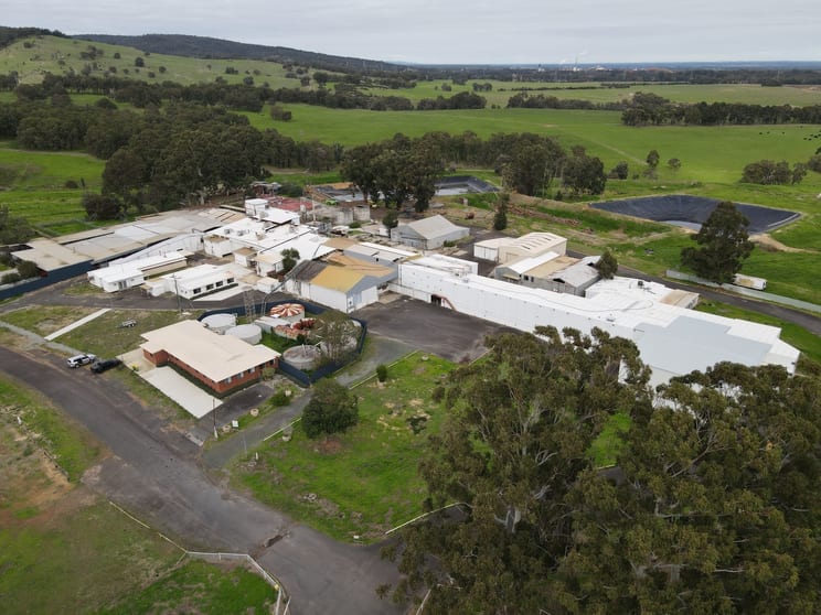 Click to view all images 86 Waterous Road Wagerup WA 6215 - Image 2