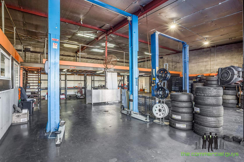 Click to view all images 2&3/291-293 Morayfield Road Morayfield QLD 4506 - Image 2