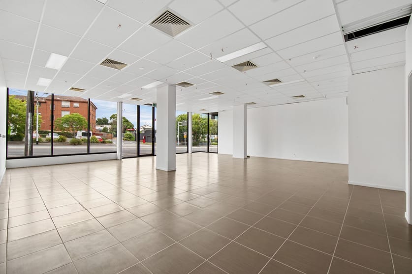 Click to view all images 261 Racecourse Road Kensington VIC 3031 - Image 2