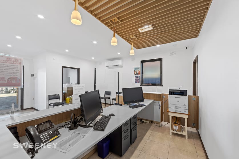Click to view all images 1 & 2/370 Main Road West St Albans VIC 3021 - Image 3