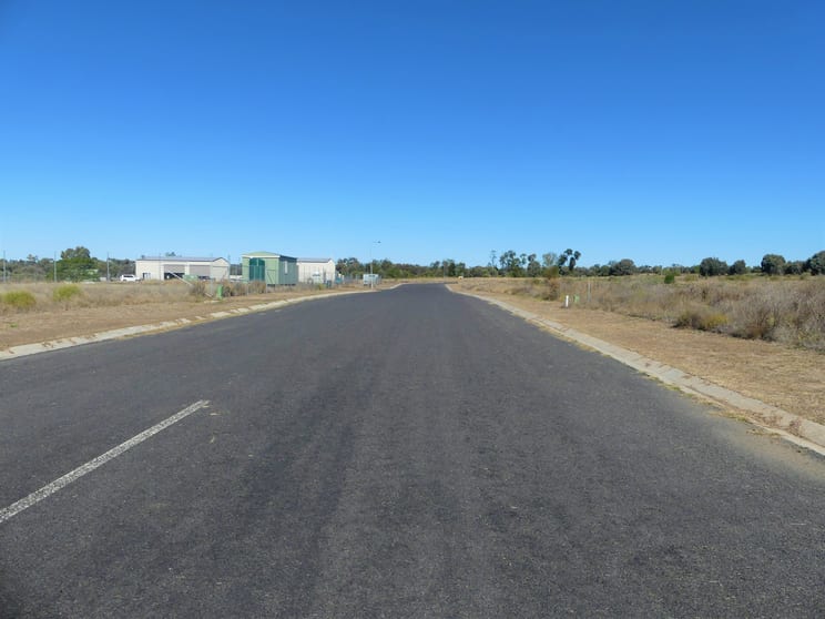 Click to view all images 1 Neilsen Street Wandoan QLD 4419 - Image 1