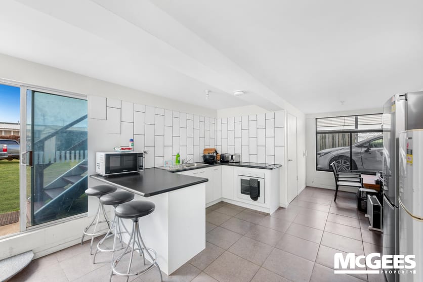 Click to view all images 6 Gladstone Street Moorooka QLD 4105 - Image 3