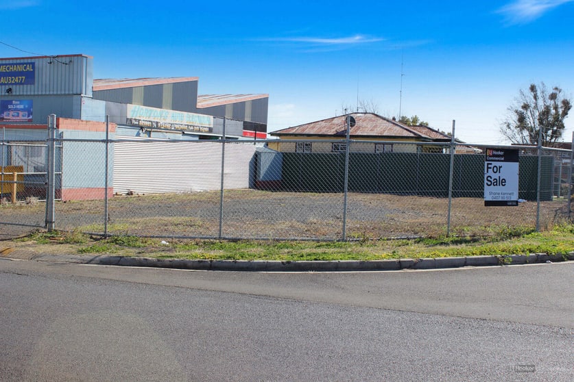 Click to view all images 7 Rutledge Street South Toowoomba QLD 4350 - Image 1