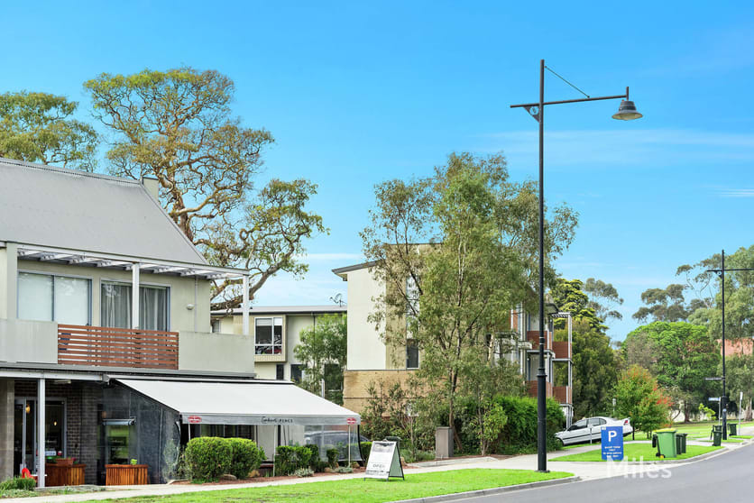Click to view all images 34 & 36 Springthorpe Boulevard Macleod VIC 3085 - Image 2