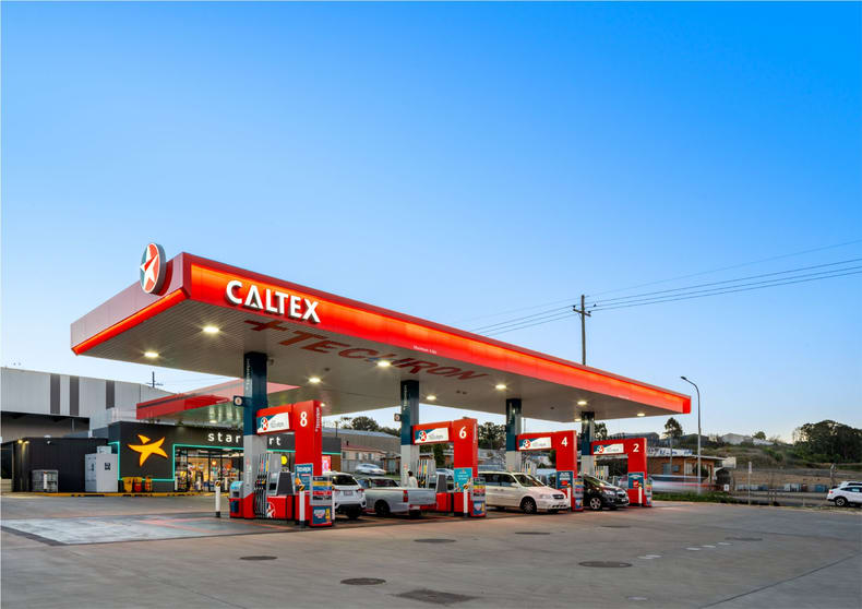 Click to view all images 214-216 North Street Rockville QLD 4350 - Image 3