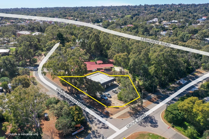 Click to view all images 176 Grove Road Lesmurdie WA 6076 - Image 1