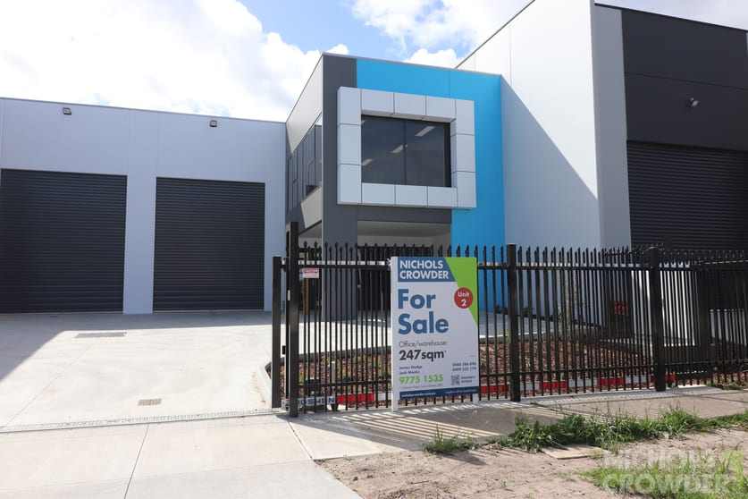 Click to view all images 1/4 Hampden Road Cranbourne West VIC 3977 - Image 3