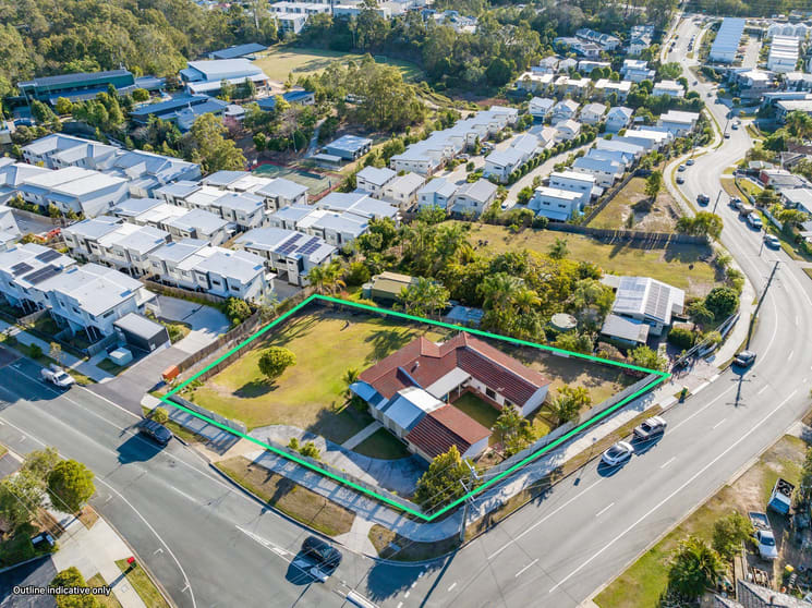 Click to view all images 41 Henderson Road Everton Hills QLD 4053 - Image 2