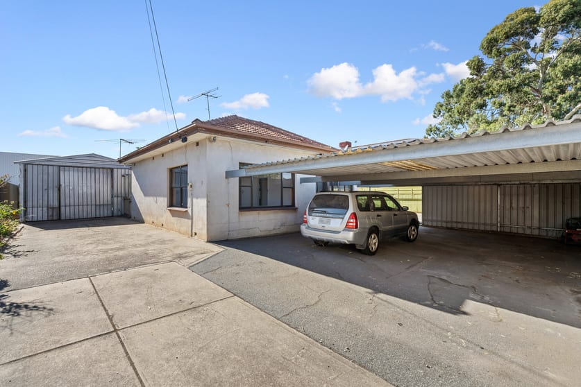Click to view all images 10 William Street Mansfield Park SA 5012 - Image 1