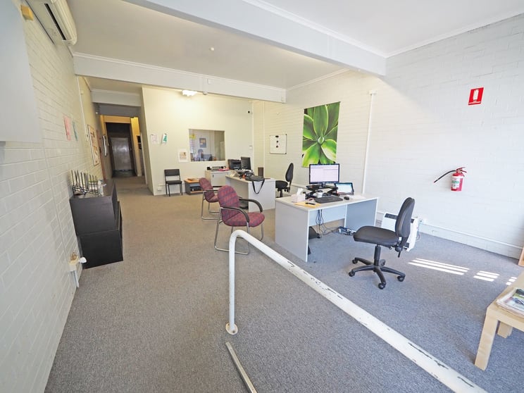 Click to view all images 8 George Street Morwell VIC 3840 - Image 3