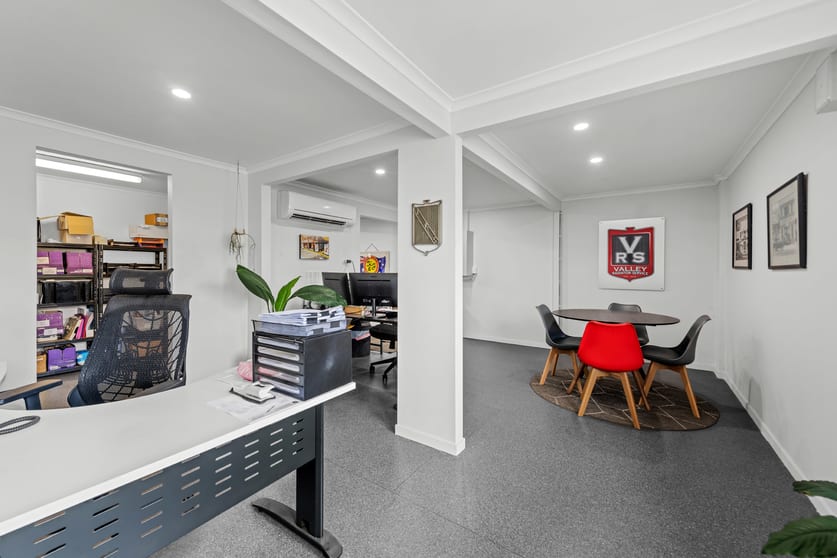 Click to view all images 20 Collingwood Street Albion QLD 4010 - Image 2