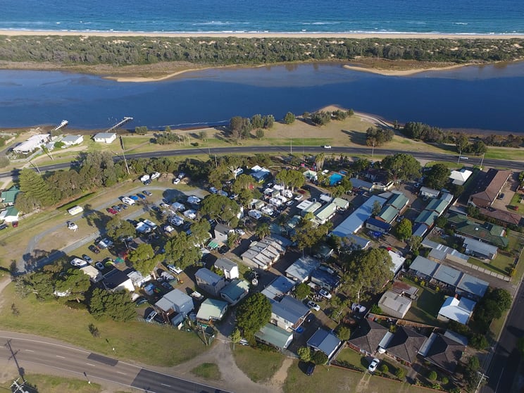Click to view all images Lakes Entrance VIC 3909 - Image 1