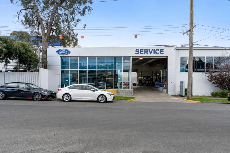 Click to view all images 10 Yarra Street Heidelberg VIC 3084 - Image 3