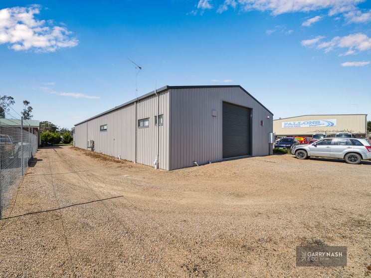 Click to view all images 16 Sinclair Drive Wangaratta VIC 3677 - Image 3