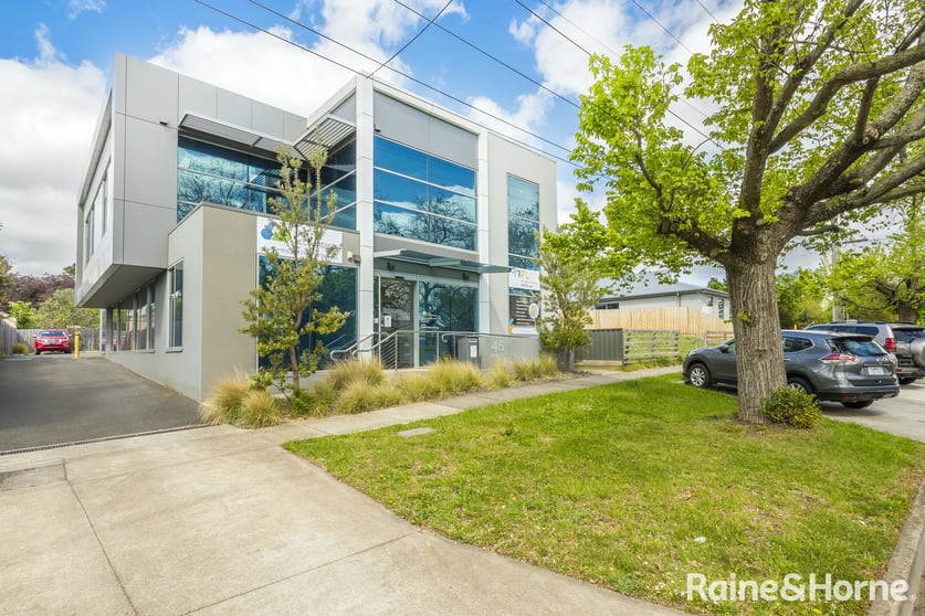 Click to view all images 45 Hamilton Street Gisborne VIC 3437 - Image 1