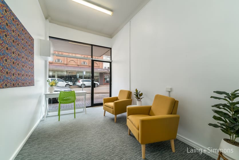 Click to view all images 127 Beardy Street Armidale NSW 2350 - Image 2