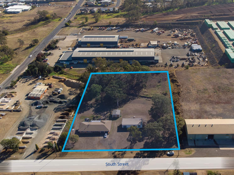 Click to view all images 511-517 South Street Harristown QLD 4350 - Image 1
