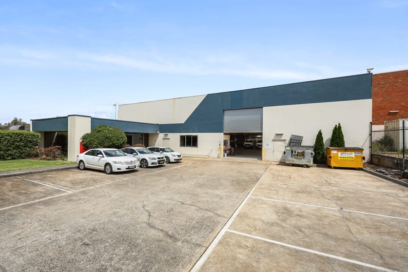 Click to view all images 12 Keith Campbell Court Scoresby VIC 3179 - Image 1