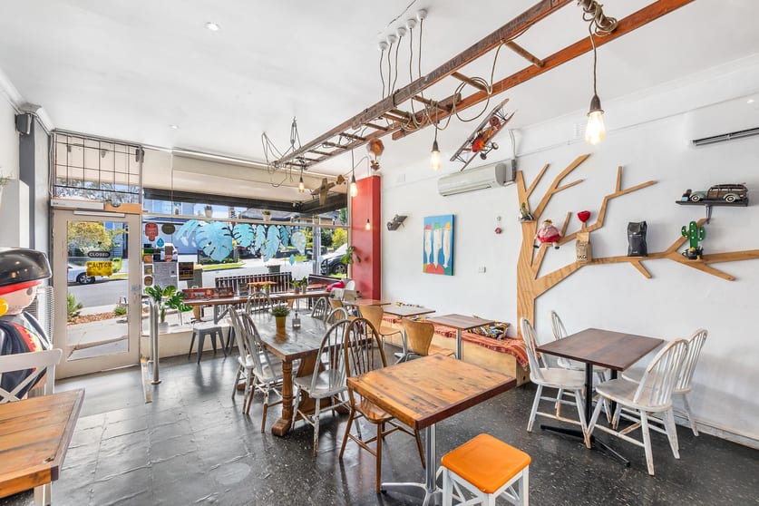 Click to view all images 22 Banksia Street Burwood VIC 3125 - Image 3