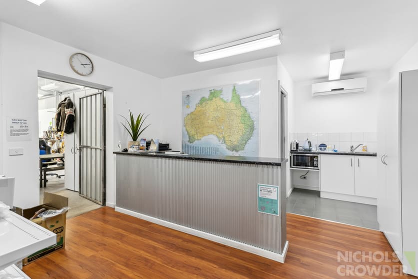 Click to view all images 25 Simcock Street Somerville VIC 3912 - Image 3