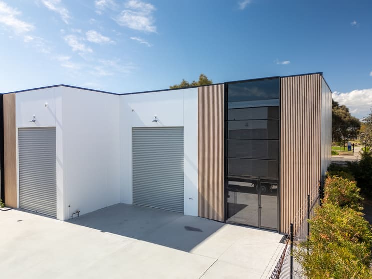 Click to view all images 9 Henry Wilson Drive Rosebud VIC 3939 - Image 2