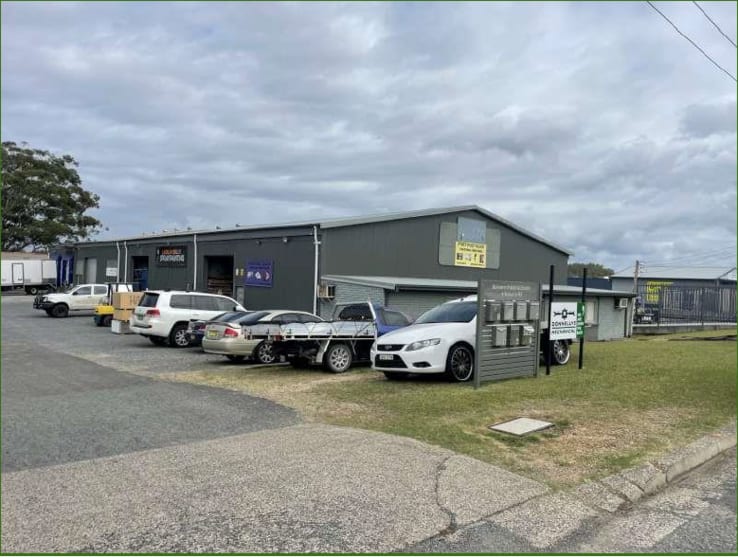 Click to view all images 4 Bolwarra Rd Port Macquarie NSW 2444 - Image 1