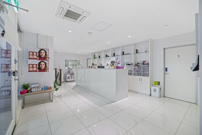 1-5/1-7 Leicester Avenue Glen Waverley VIC 3150 - Image 2
