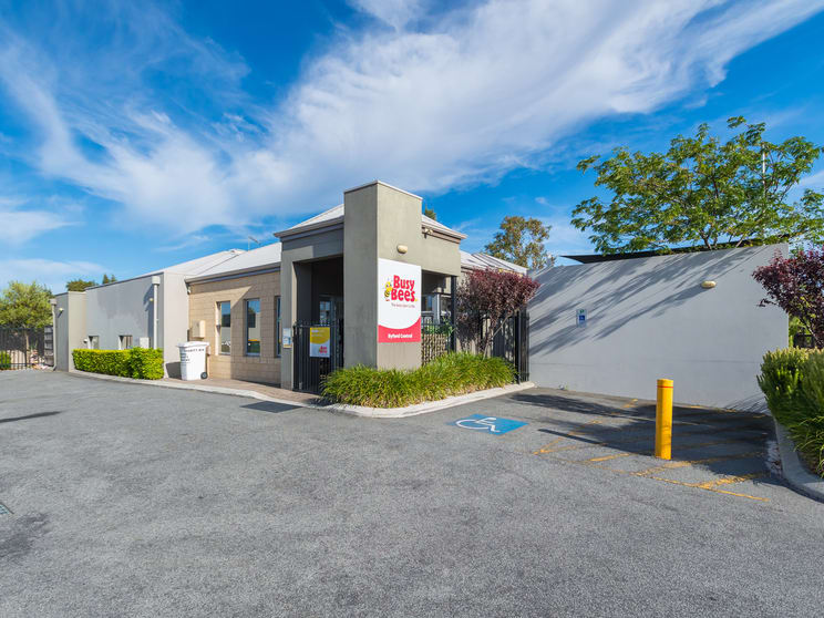 Click to view all images 2 Evans Way Byford WA 6122 - Image 1