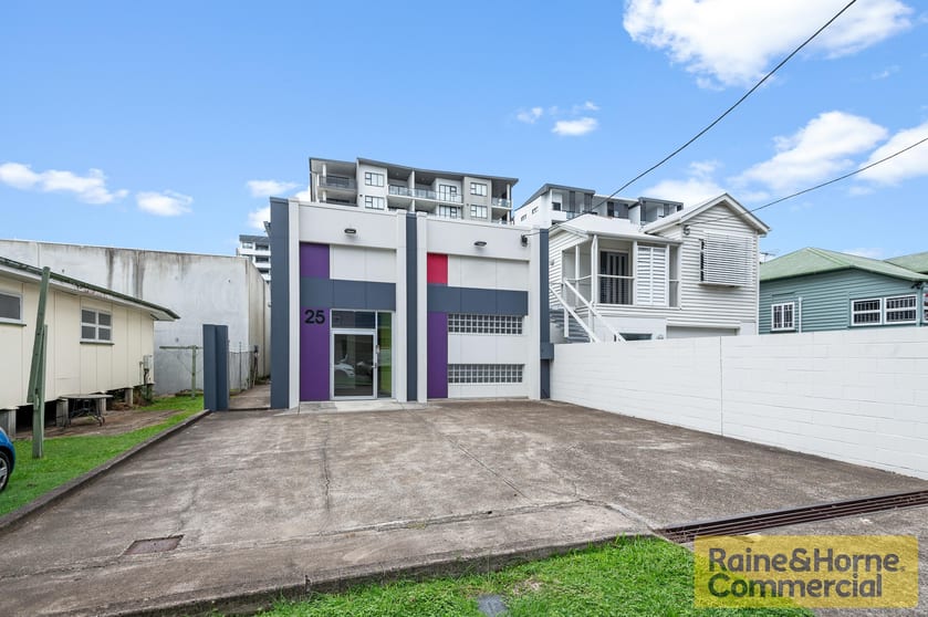 Click to view all images 25 Wood Street Nundah QLD 4012 - Image 2