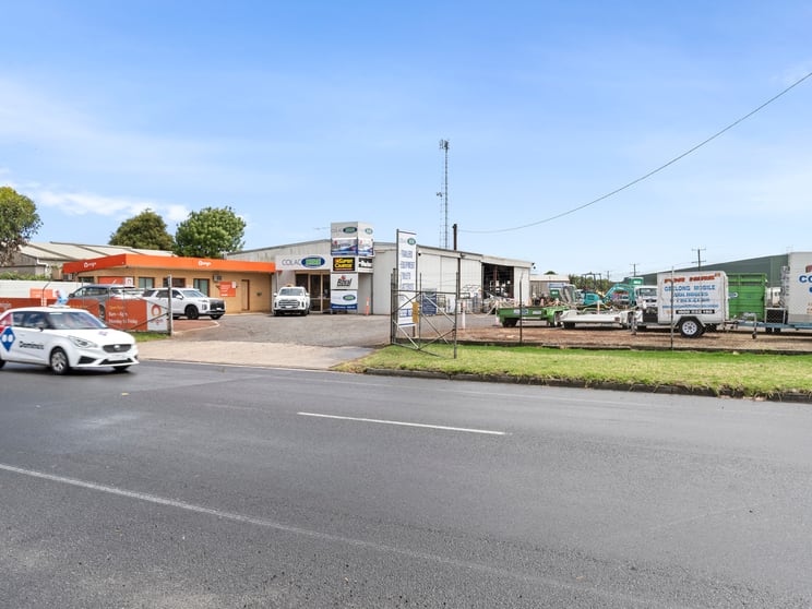 Click to view all images 101 - 103 Wallace Street Colac VIC 3250 - Image 2