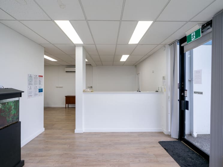Click to view all images 13/13 Gibbens Road West Gosford NSW 2250 - Image 3