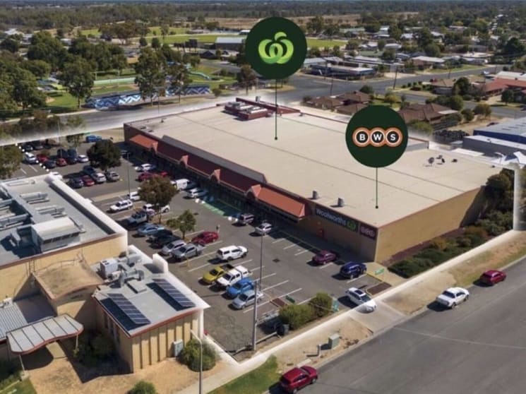 Click to view all images 34-40 Scoresby Street Kerang VIC 3579 - Image 3