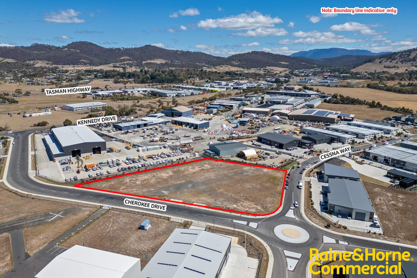 Click to view all images 7-9 Cherokee Drive Cambridge TAS 7170 - Image 2