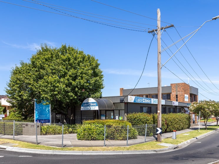 Click to view all images 1 Messmate Street Lalor VIC 3075 - Image 2