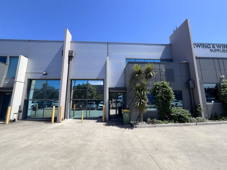 Click to view all images Unit 4/280 Whitehall Street Yarraville VIC 3013 - Image 1