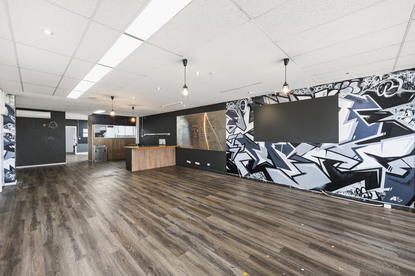 Click to view all images 34 Young Street Frankston VIC 3199 - Image 3