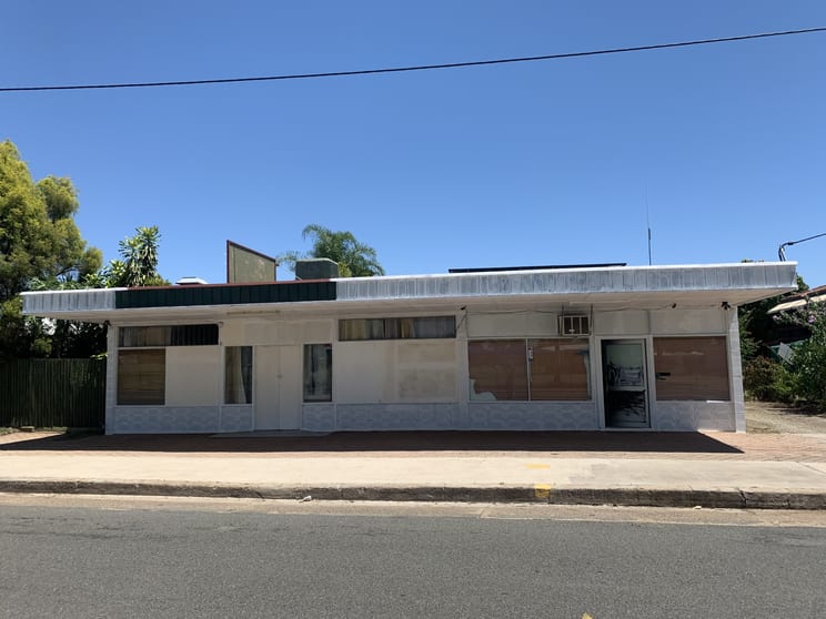 Click to view all images 117 Rainbow Street Biloela QLD 4715 - Image 1