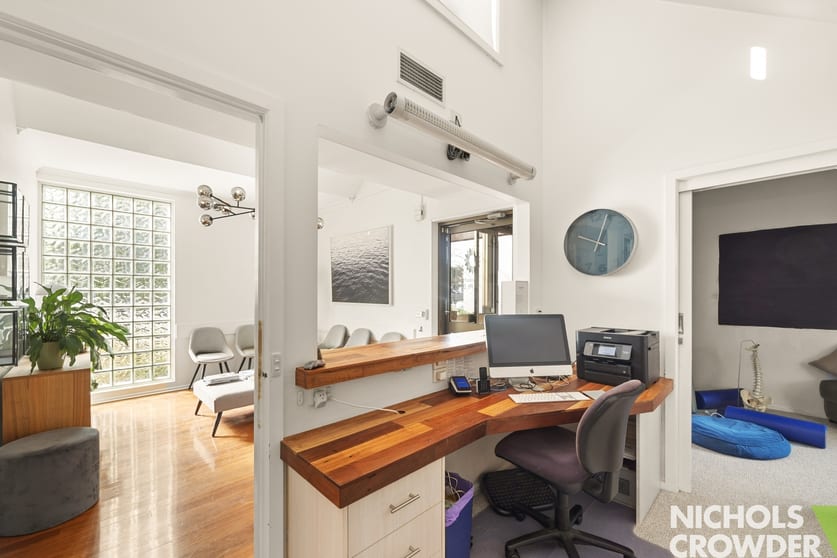 Click to view all images 199B North Road Gardenvale VIC 3185 - Image 3