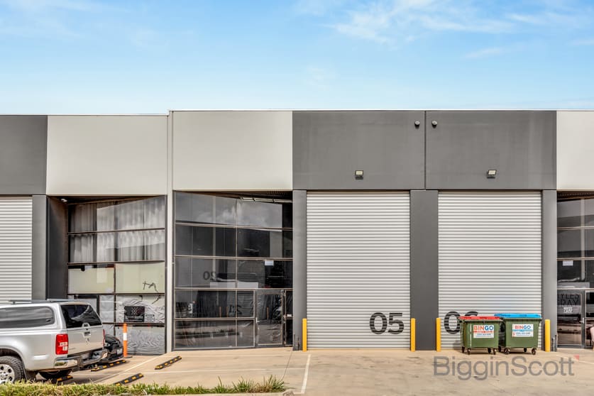 Click to view all images 5/56-68 Eucumbene Drive Ravenhall VIC 3023 - Image 1