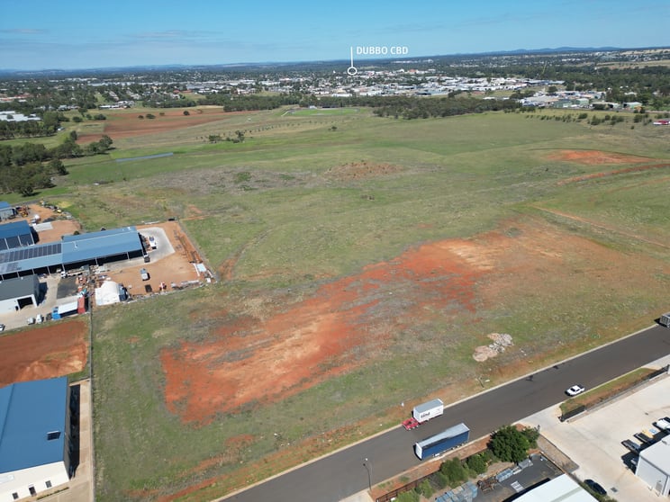 Click to view all images 15 McGuinn Crescent Dubbo NSW 2830 - Image 3