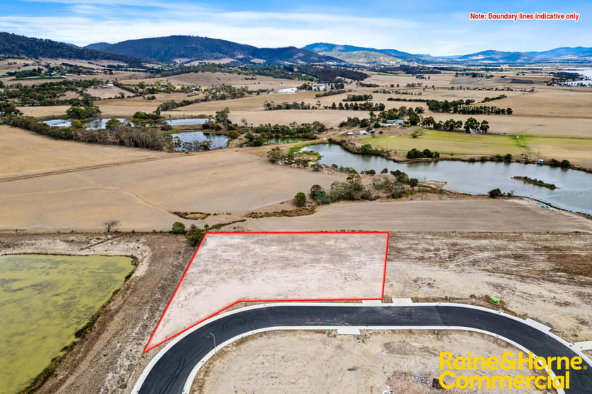 Click to view all images 27 Cherokee Drive Cambridge TAS 7170 - Image 2